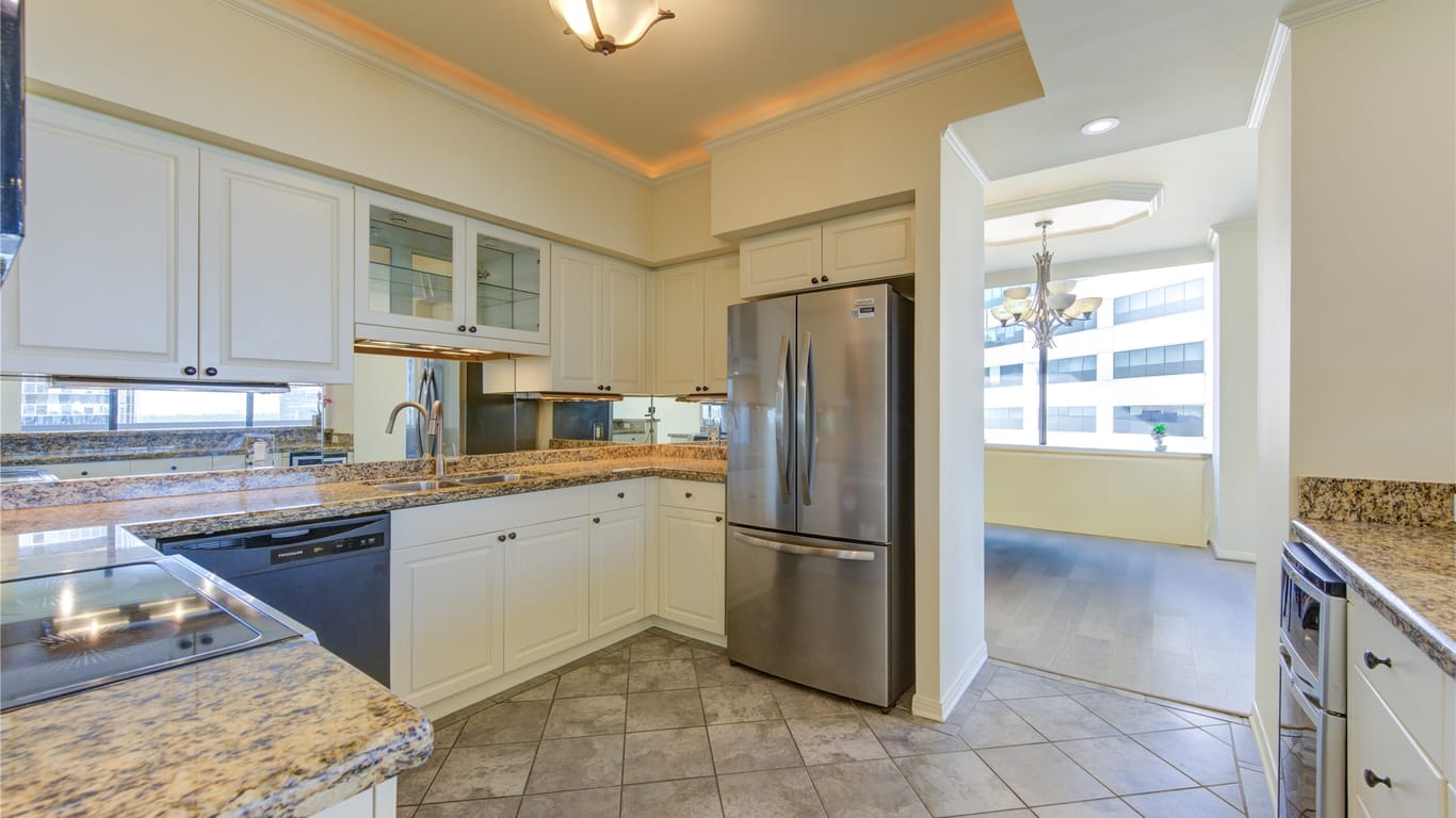 Houston null-story, 3-bed 14 Greenway 12R-idx