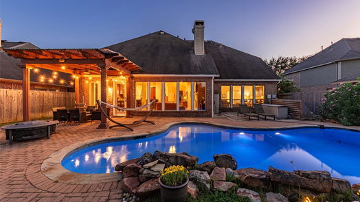 Friendswood 2-story, 4-bed 2505 Rockygate Lane-idx