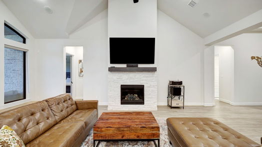Fulshear 1-story, 4-bed 4319 Windy Oaks Drive-idx
