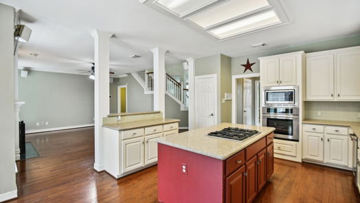 Houston 2-story, 5-bed 4011 N Water Iris Court-idx