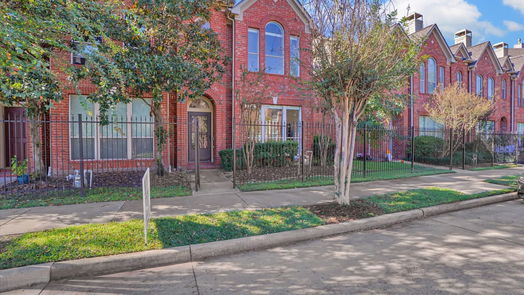 Houston 2-story, 2-bed 2706 Crawford Street-idx