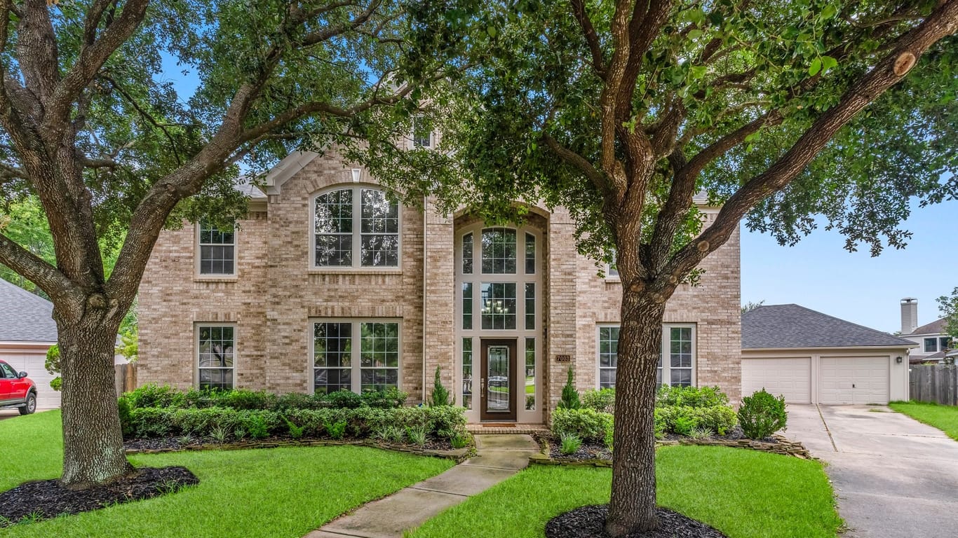 Humble 2-story, 5-bed 7003 Turtle Manor Drive-idx