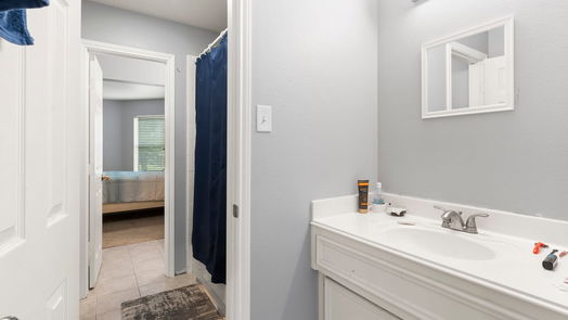 Humble 2-story, 5-bed 7003 Turtle Manor Drive-idx