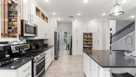 Humble 2-story, 5-bed 7003 Turtle Manor Drive-idx