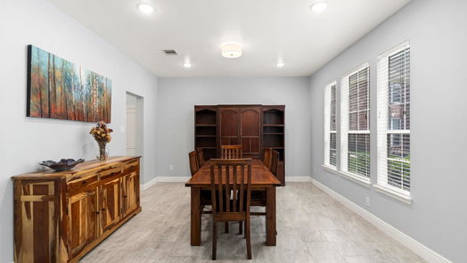 Humble 2-story, 5-bed 7003 Turtle Manor Drive-idx