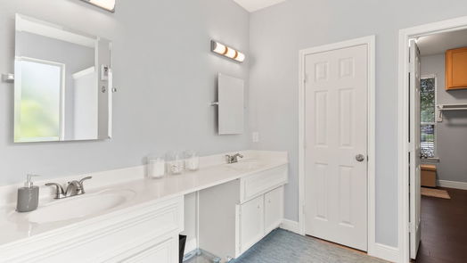 Humble 2-story, 5-bed 7003 Turtle Manor Drive-idx