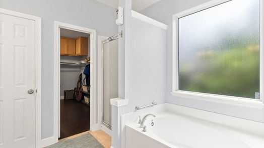 Humble 2-story, 5-bed 7003 Turtle Manor Drive-idx