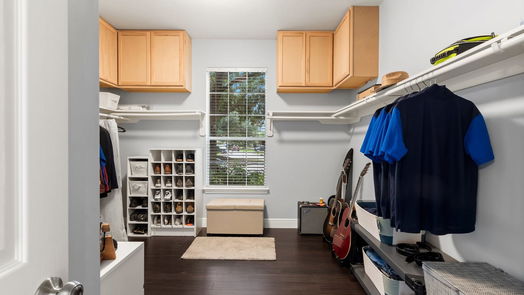 Humble 2-story, 5-bed 7003 Turtle Manor Drive-idx
