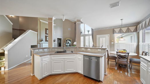 Humble 2-story, 4-bed 7918 Trophy Place Drive-idx