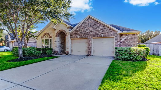 Pearland 1-story, 4-bed 13606 Rainwater Drive-idx