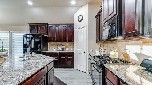 Pearland 1-story, 4-bed 13606 Rainwater Drive-idx