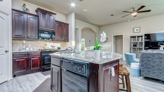 Pearland 1-story, 4-bed 13606 Rainwater Drive-idx