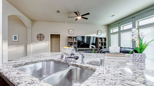 Pearland 1-story, 4-bed 13606 Rainwater Drive-idx