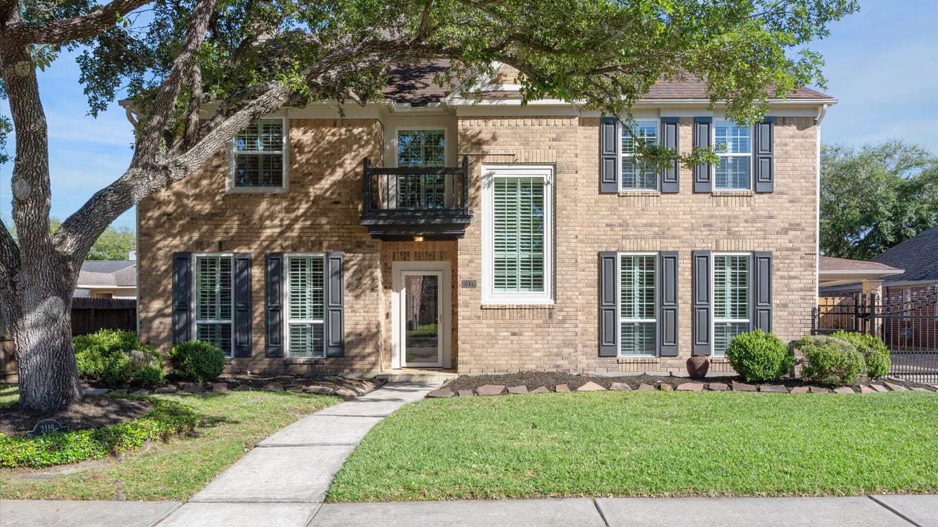 Pearland 2-story, 4-bed 2119 Country Club Drive-idx