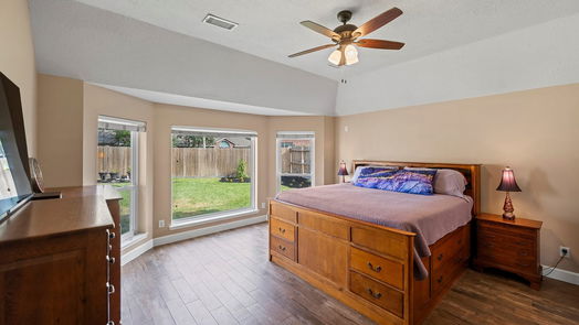 Houston 2-story, 5-bed 10747 N Belmont Court-idx