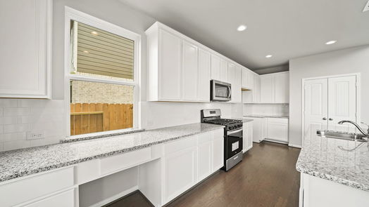 Manvel 2-story, 6-bed 122 Indian Wells Drive-idx