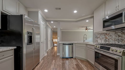 Houston null-story, 3-bed 13600 Breton Ridge Street 17B-idx