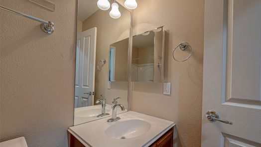 Houston null-story, 3-bed 13600 Breton Ridge Street 17B-idx