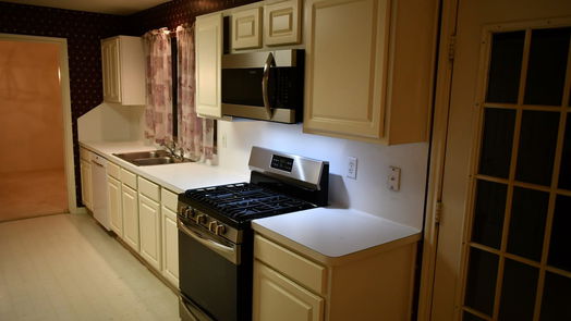 Pearland 2-story, 3-bed 4011 Elmwood Drive-idx