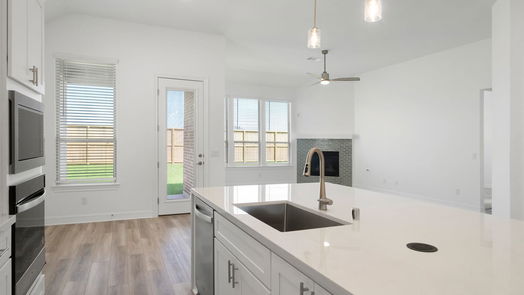 Texas City null-story, 4-bed 13504 Leeward Edge Drive-idx