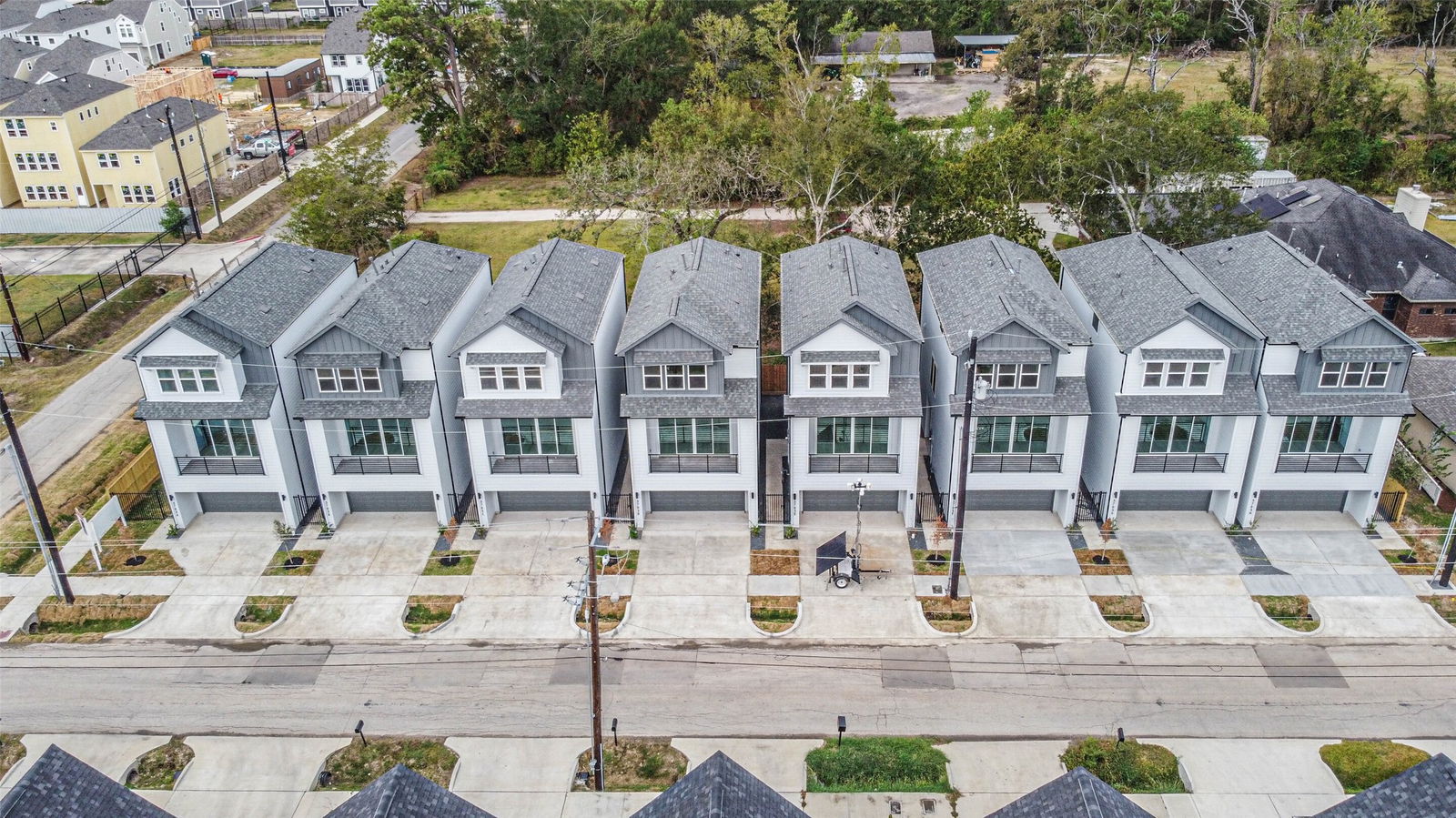 Houston 3-story, 3-bed 5703 Balbo Street C-idx