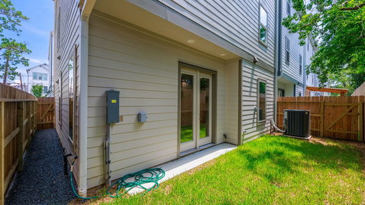 Houston 3-story, 4-bed 911 West 35th Street E-idx