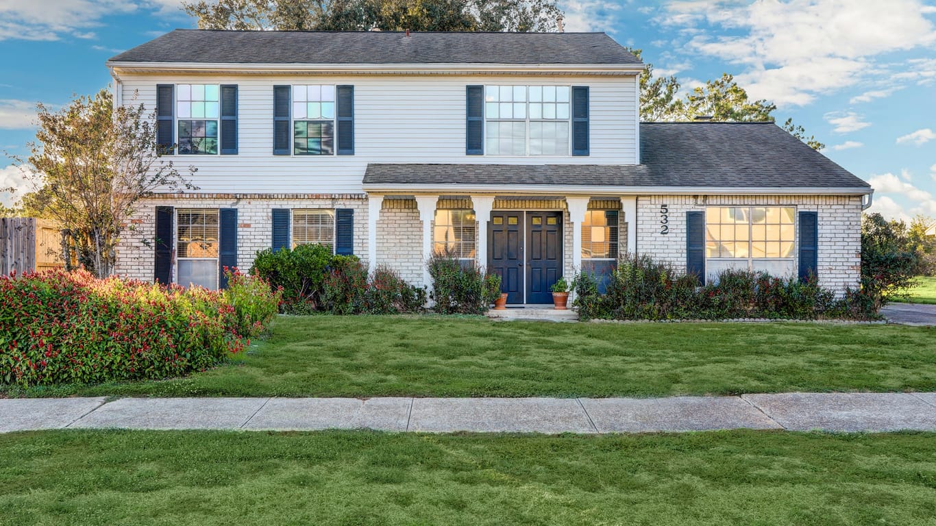 Friendswood 2-story, 4-bed 532 E Castle Harbour Drive-idx