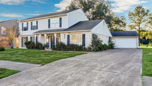 Friendswood 2-story, 4-bed 532 E Castle Harbour Drive-idx