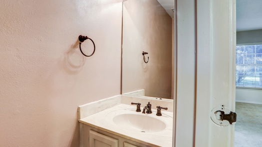 Friendswood 2-story, 4-bed 532 E Castle Harbour Drive-idx