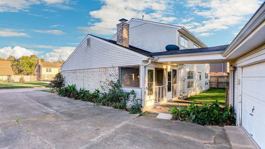 Friendswood 2-story, 4-bed 532 E Castle Harbour Drive-idx