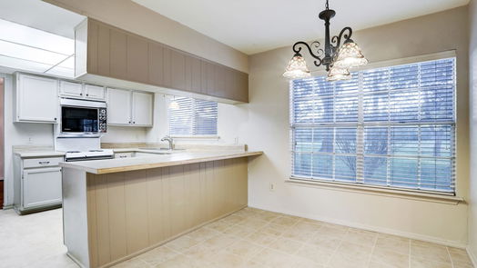 Friendswood 2-story, 4-bed 532 E Castle Harbour Drive-idx