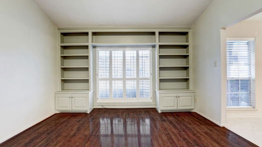 Friendswood 2-story, 4-bed 532 E Castle Harbour Drive-idx