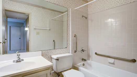 Friendswood 2-story, 4-bed 532 E Castle Harbour Drive-idx