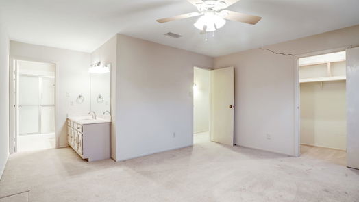 Friendswood 2-story, 4-bed 532 E Castle Harbour Drive-idx