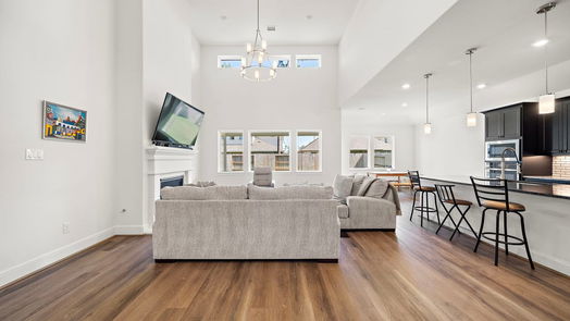 Humble 2-story, 5-bed 16918 Kyler Creek Trail-idx