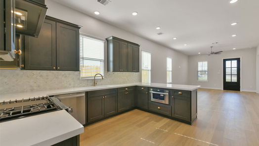 Pearland 1-story, 3-bed 2515 S Houston Avenue-idx