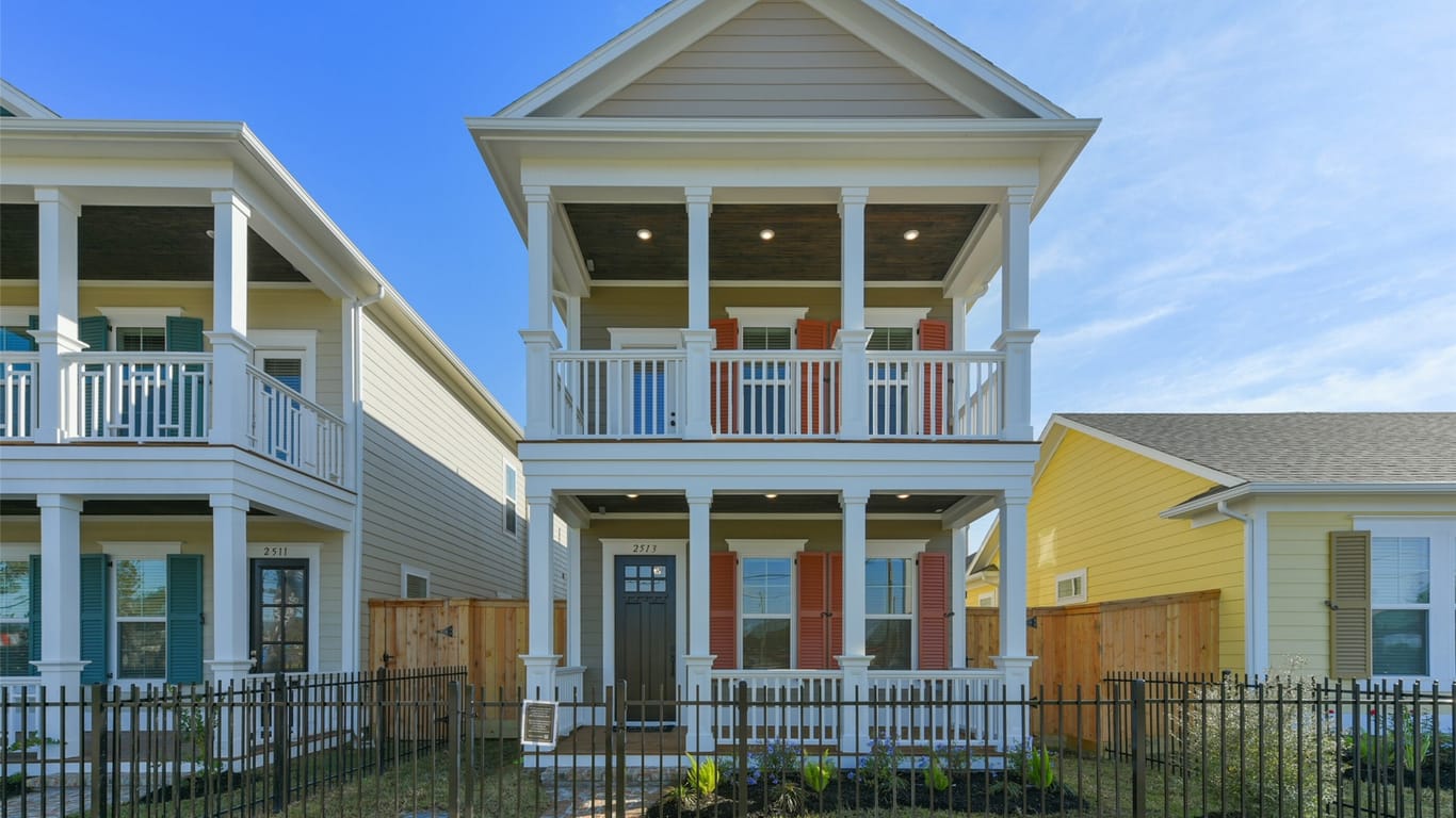 Pearland 2-story, 3-bed 2513 S Houston Avenue-idx