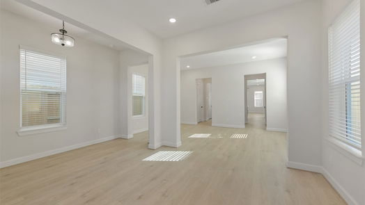 Pearland 2-story, 3-bed 2513 S Houston Avenue-idx