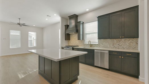 Pearland 2-story, 3-bed 2513 S Houston Avenue-idx