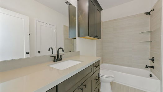 Pearland 2-story, 3-bed 2513 S Houston Avenue-idx