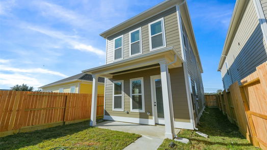 Pearland 2-story, 3-bed 2513 S Houston Avenue-idx