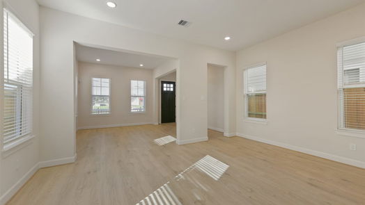 Pearland 2-story, 3-bed 2513 S Houston Avenue-idx