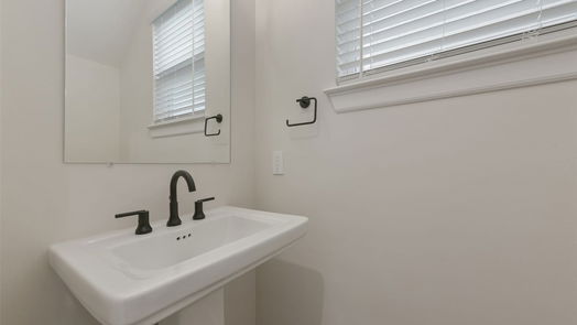 Pearland 2-story, 3-bed 2513 S Houston Avenue-idx