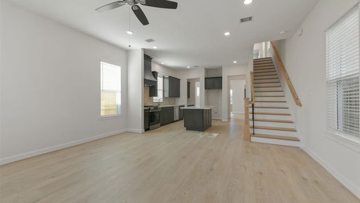Pearland 2-story, 3-bed 2513 S Houston Avenue-idx