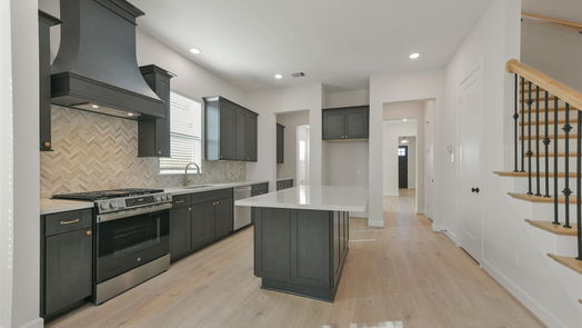 Pearland 2-story, 3-bed 2513 S Houston Avenue-idx