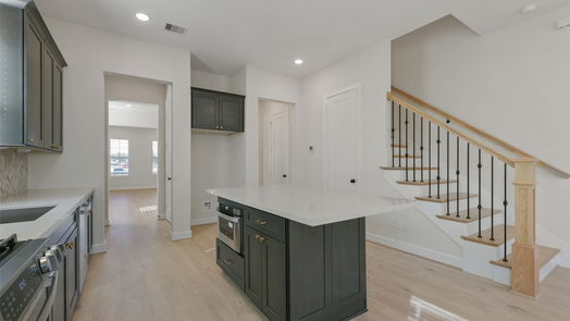 Pearland 2-story, 3-bed 2513 S Houston Avenue-idx