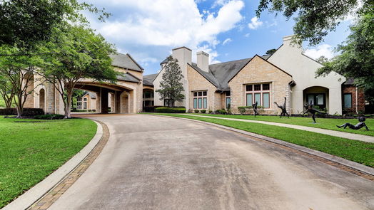 Kingwood 2-story, 5-bed 2826 S Cotswold Manor Drive-idx