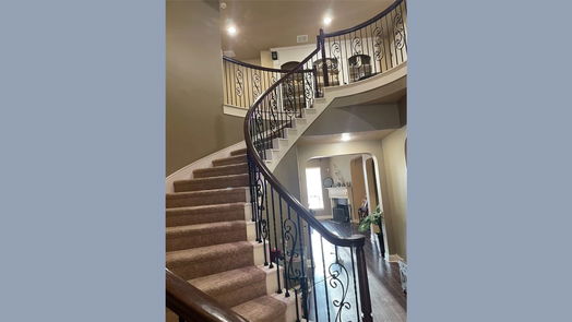 Fulshear 2-story, 5-bed 6006 Waterfall Trace Ln-idx