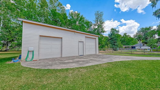 Richmond 2-story, 5-bed 7219 RUSTLING OAKS DRIVE-idx