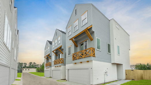 Houston 3-story, 3-bed 3903 Pinemont Drive C-idx